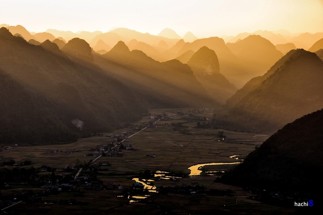 Brilliant sunrise, Golden rice fields and Ravishing beauty of Bac Son Valley, Lang Son
