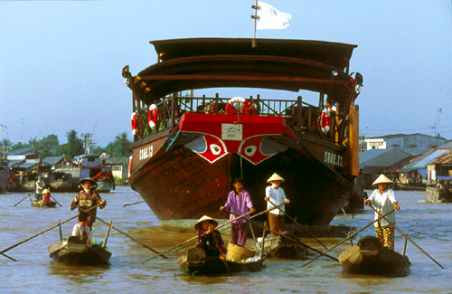 04 Days - Scenic Victoria Boat Cruise Along Mekong River